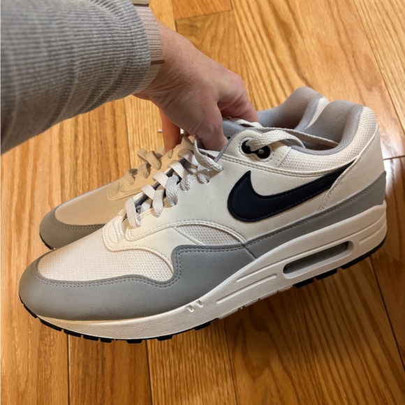 Nike Men's White and Gray Air Max Sneakers - Picture 7 of 9